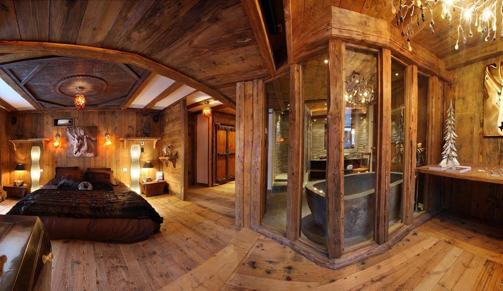 An en suite bedroom in the luxurious Chalet Lhotse in Val d'Isere