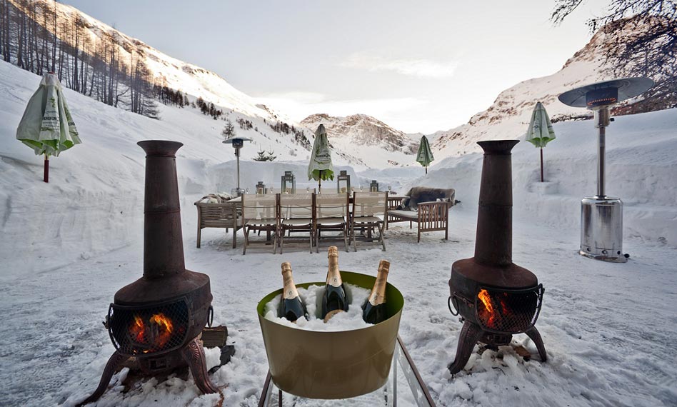 Champers time at Le Chardon in Val d'Isere